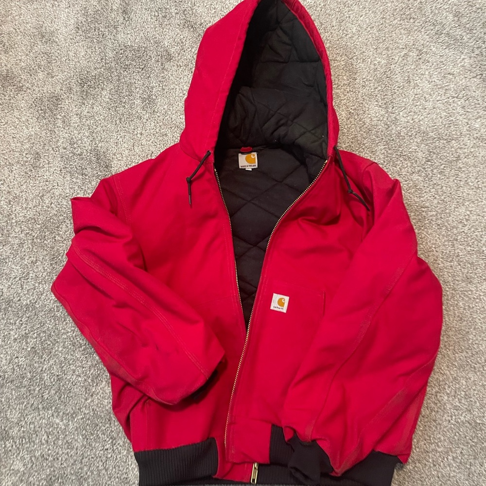 Carhartt J140 RED jacket, size L **GREAT CONDITION**